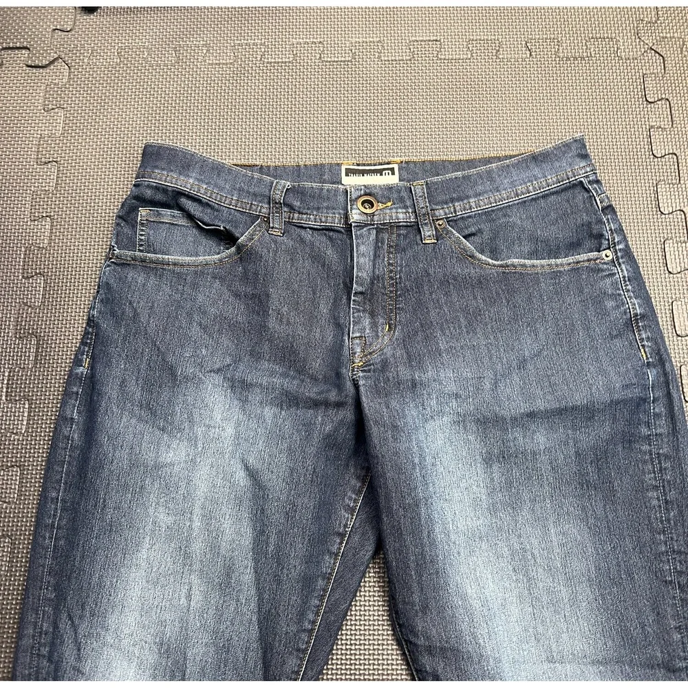 Travis Mathew‎ Legacy Feather Weight Stretch Dark Indigo Jeans Men 32 X 39.5 - Picture 3 of 11
